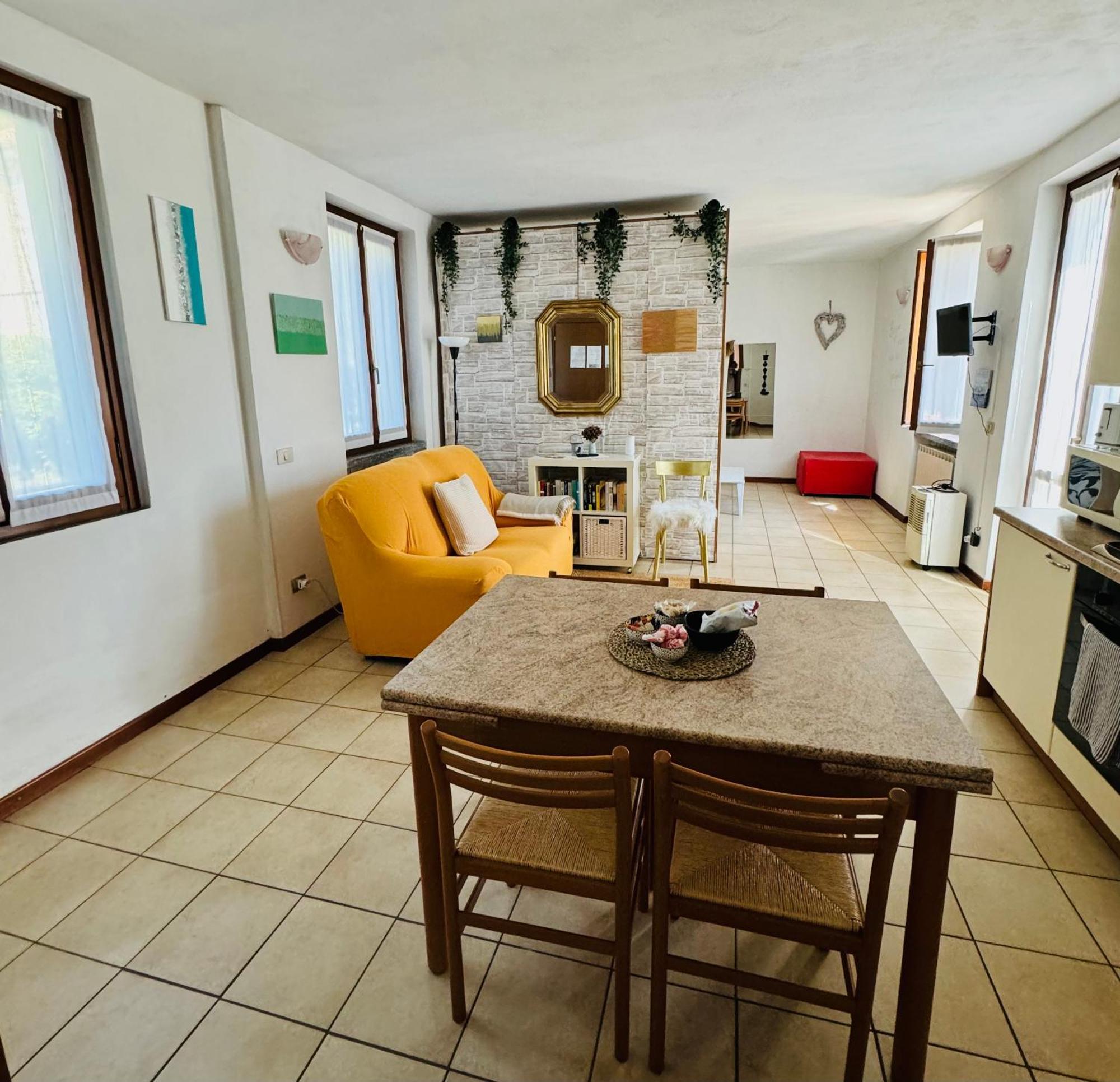 Casa Nonna Elide Apartment Besozzo Ngoại thất bức ảnh