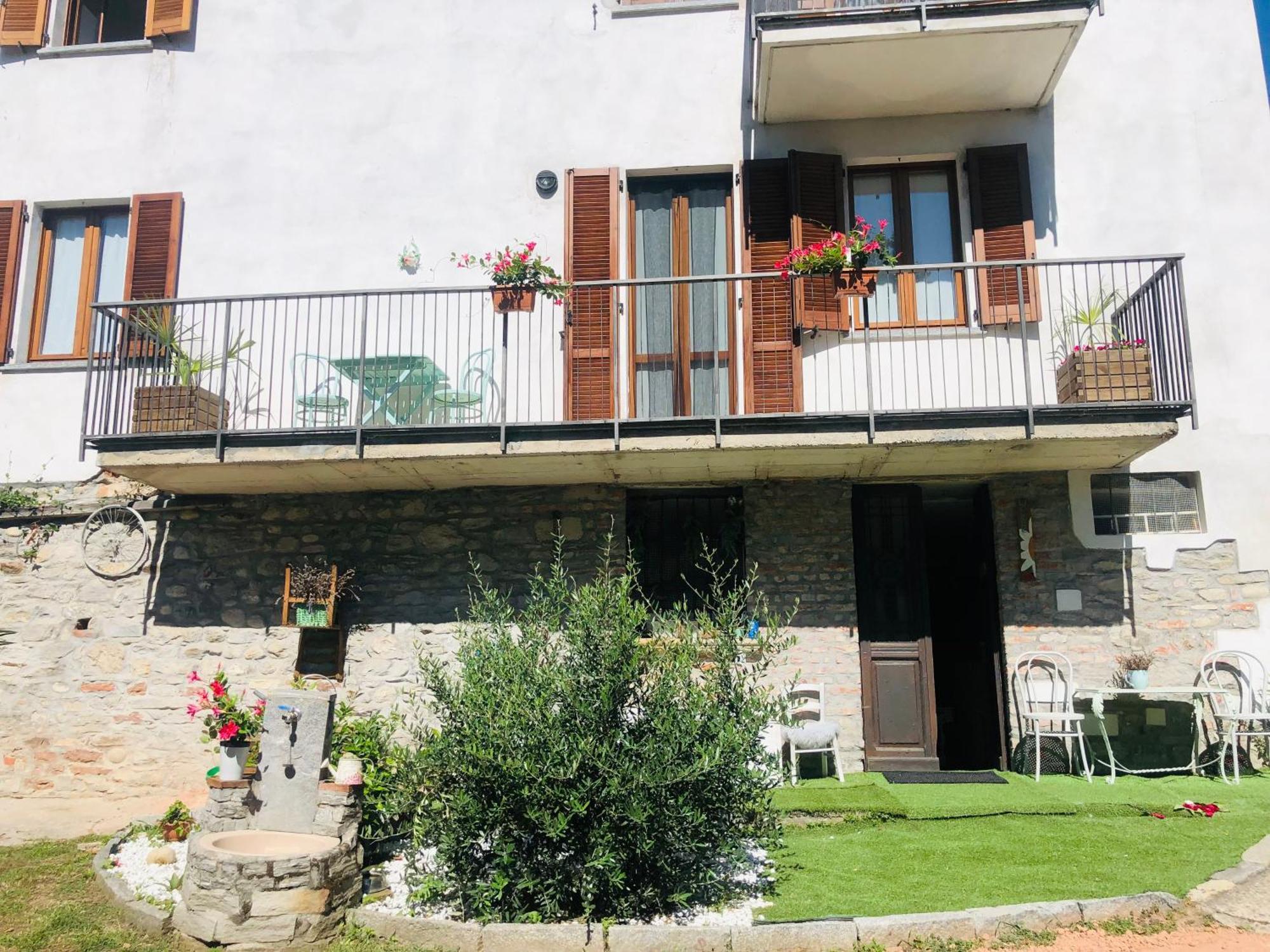 Casa Nonna Elide Apartment Besozzo Ngoại thất bức ảnh